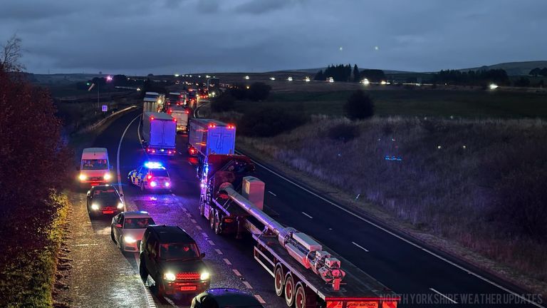 Smrtelná nehoda, která zabila pět lidí, se odehrála na M6. Obrázek: Aktualizace počasí v Severním Yorkshiru