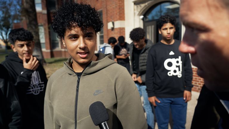 Jubran Ali (18), který si myslí, že Trump je „bezpečnější sázka“ než Harris