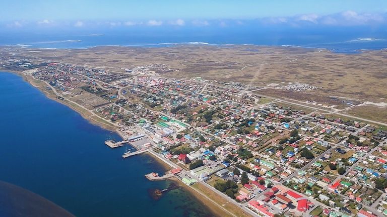 Embargo na 0001 Pátek 20. května Nedatovaná fotografie vydaná vládou Falklandských ostrovů Stanley na Falklandských ostrovech, jednom z osmi míst, kde bylo možné získat status města jako součást oslav platinového jubilea královny. Datum vydání: pátek 20. května 2022.