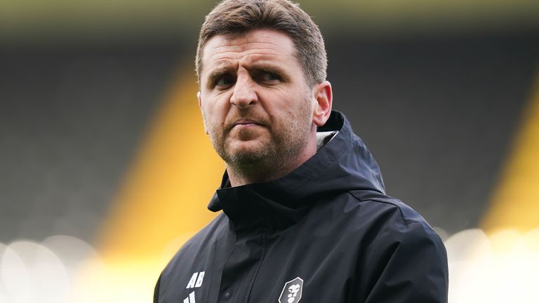 Asistent manažera Salford City Alex Bruce před zápasem Sky Bet League Two na Meadow Lane v Nottinghamu. Datum snímku: Sobota 23. března 2024.