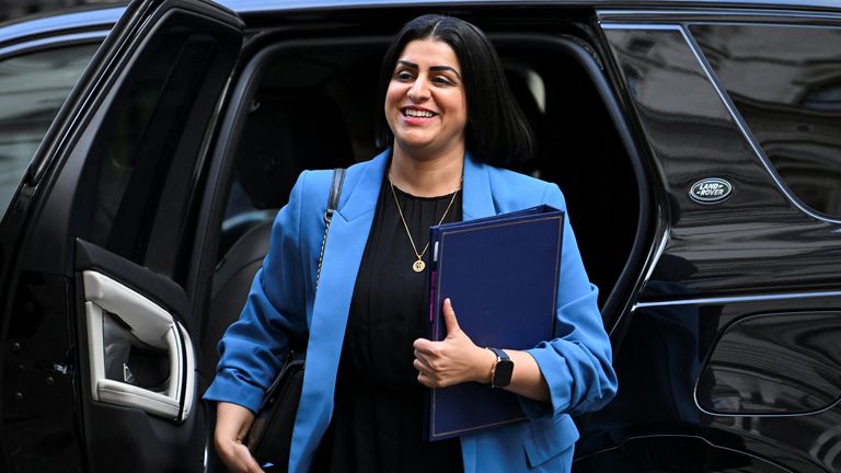 Shabana Mahmood přijíždí na Downing Street 10.  Snímek: Reuters