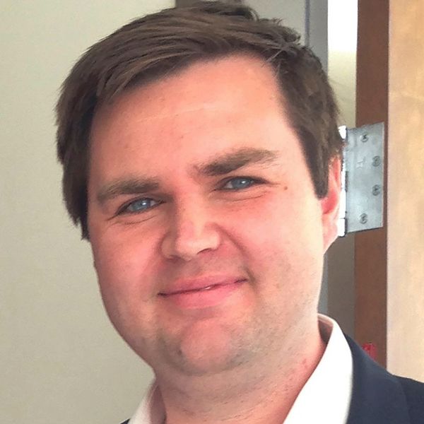 JD Vance na snímku na autogramiádě v roce 2016. Obr: AP