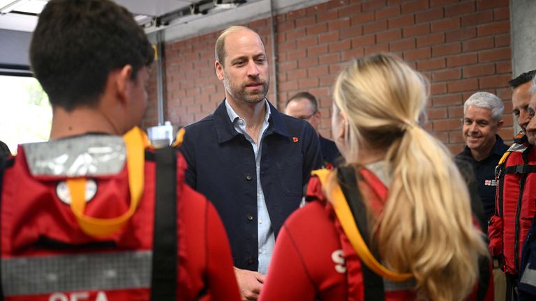 Princ William navštíví přístav Simon's Town, aby se setkal s dobrovolníky z National Sea Rescue Institute (NSRI) v Kapském Městě.  Snímek: Reuters