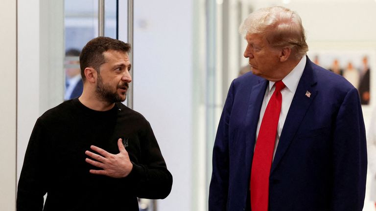   Donald Trump a ukrajinský prezident Volodymyr Zelenskyj se setkali v Trump Tower v New York City, USA, 27. září 2024. REUTERS/Shannon Stapleton REFILE - QUALITY REPEAT