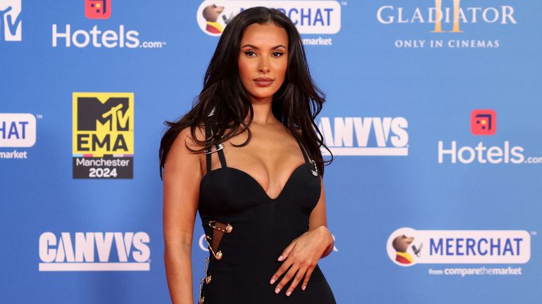 Maya Jama pózuje na červeném koberci pro udílení hudebních cen MTV 2024 na Manchester Co-op Live v Manchesteru, Británie, 10. listopadu 2024. REUTERS/Mina Kim