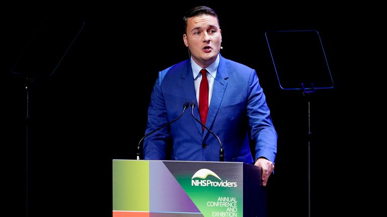 Ministr zdravotnictví Wes Streeting přednesl hlavní projev druhého dne konference a výstavy poskytovatelů NHS 2024 v ACC Liverpool. Datum snímku: středa 13. listopadu 2024. PA Foto. Viz příběh PA POLITICS NHS. Fotografický kredit by měl znít: Peter Byrne/PA Wire