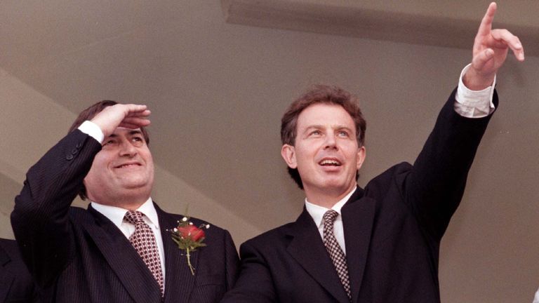 Tony Blair a John Prescott na závodech v Brightonu v roce 1995. Obr: PA