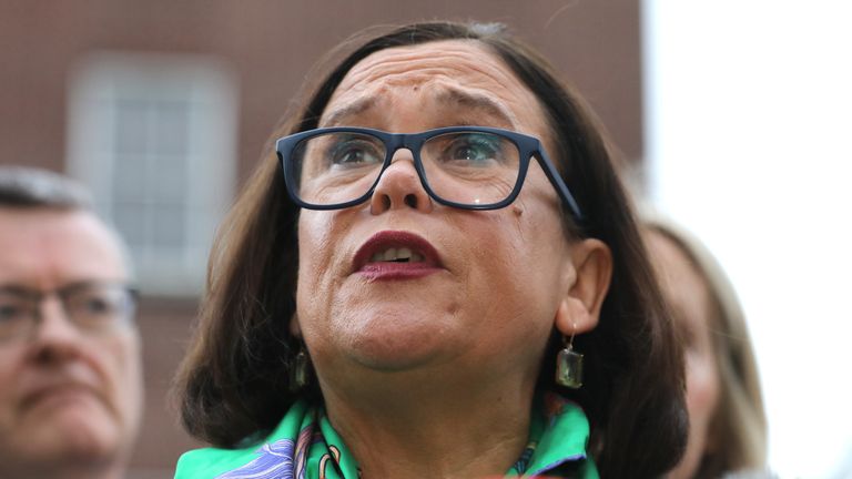 Mary Lou McDonald ze Sinn Fein promluvila poté, co byl Dail formálně rozpuštěn.  Obrázek: PA