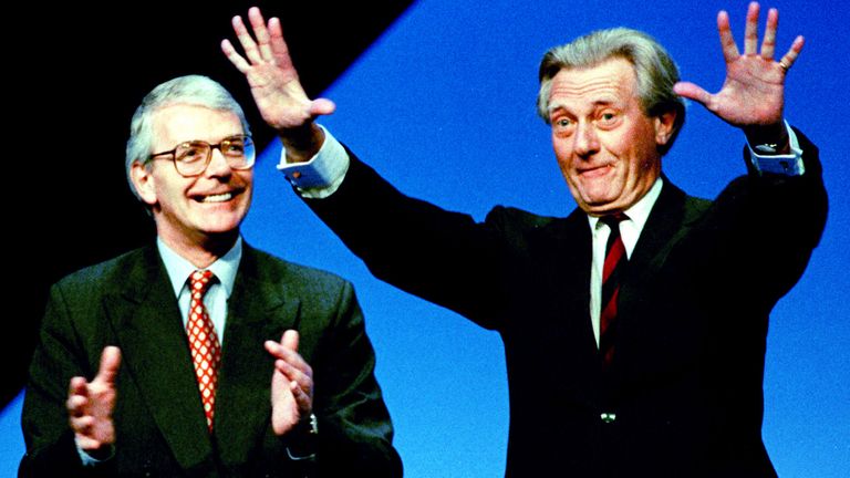 John Major a Michael Heseltine na stranické konferenci v roce 1996