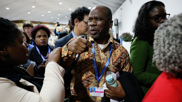 Environmental Officer z Malawi's Environmental Affairs Department Evans Njewa se účastní konference COP29 Organizace spojených národů o změně klimatu v Baku, Ázerbájdžán 23. listopadu 2024. REUTERS/Maxim Shemetov