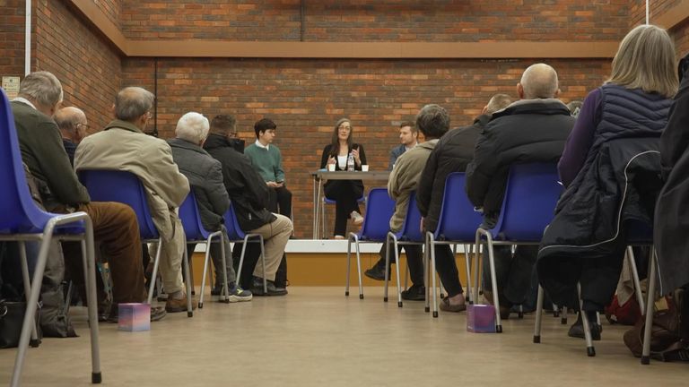 Veřejné setkání k diskusi o asistovaném umírání v Sandhurst, Berkshire