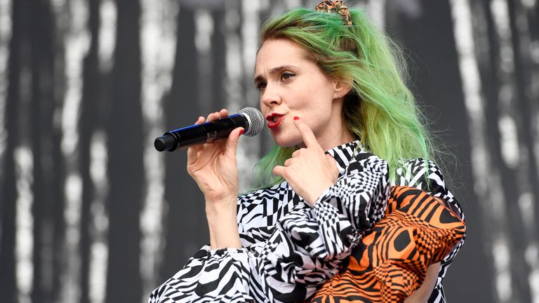 Kate Nash živě na festivalu A Summer's Tale 2019 v Luneburg Heath. Luhmuhlen, 04.08.2019 | použití po celém světě Autor: Clemens Niehaus/Geisler-Fotopres/picture-alliance/dpa/AP Obrázky