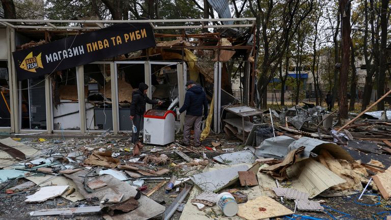 Následky útoku ruského dronu v Oděse. Snímek: Reuters