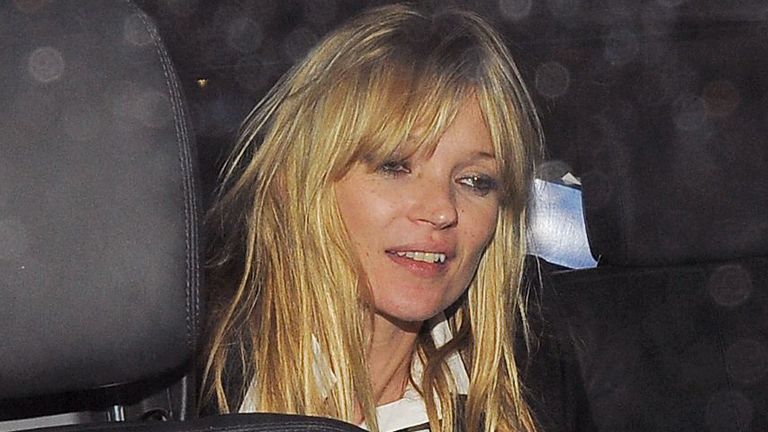 Povinný kredit: Foto od Rotello/Mcp/Shutterstock .Kate Moss.Kate Moss opouští klub Groucho, Londýn, Británie - 15. prosince 2010