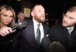 Conor McGregor mluví poté, co prohrál případ znásilnění v rámci pochodu feministů v Dublinu | Světové zprávy