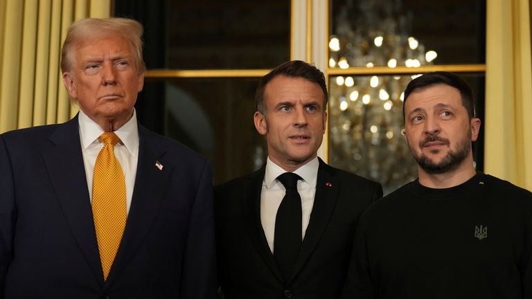 (LR) Donald Trump, Emmanuel Macron a Volodymyr Zelenskyy se setkali dříve během dne. Obrázek: AP