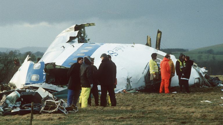 Trosky letu Pan Am 103. Obr: Reuters