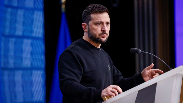 Ukrajinský prezident Volodymyr Zelenskij hovoří na summitu vedoucích představitelů Evropské unie v Bruselu, Belgii, 19. prosince 2024. REUTERS/Johanna Geron