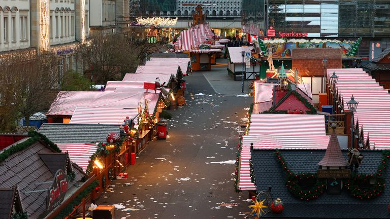 Následky útoku na vánoční trhy. Snímek: Reuters