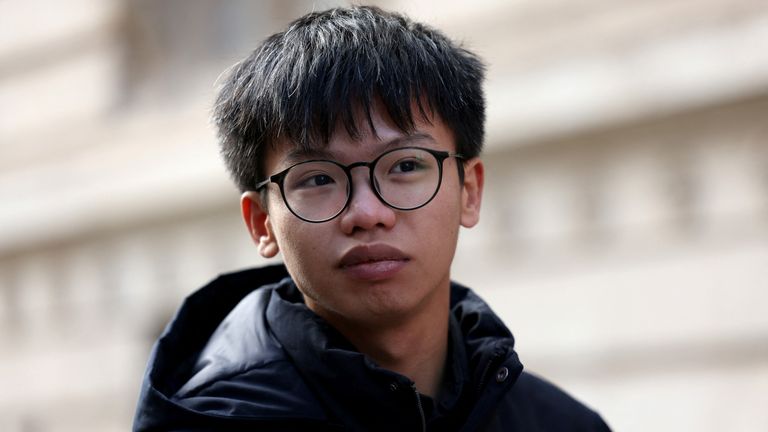 Hongkongský aktivista Tony Chung, 23, na shromáždění v Londýně začátkem tohoto roku. Snímek: Reuters