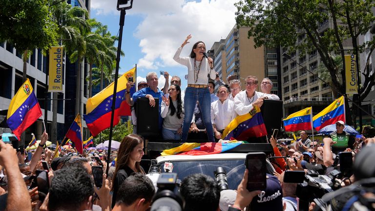 Maria Corina Machado vede protest proti znovuzvolení prezidenta Nicolase Madura. Obrázek: AP Photo/Ariana Cubillos