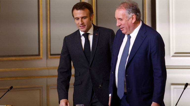 Emmanuel Macron a Francois Bayrou. Snímek: Reuters