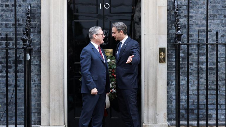 Kyriakos Mitsotakis a Sir Keir Starmer dnes na Downing Street. Snímek: Reuters