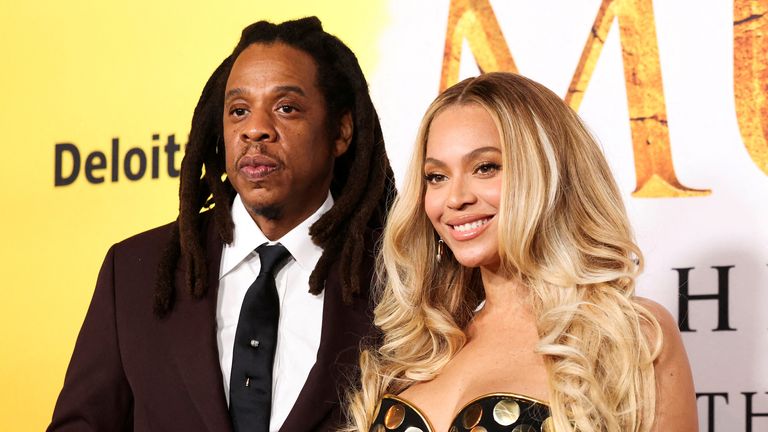 Jay-Z a Beyonce se účastní premiéry filmu ''Mufasa: Lví král''.  Snímek: Reuters