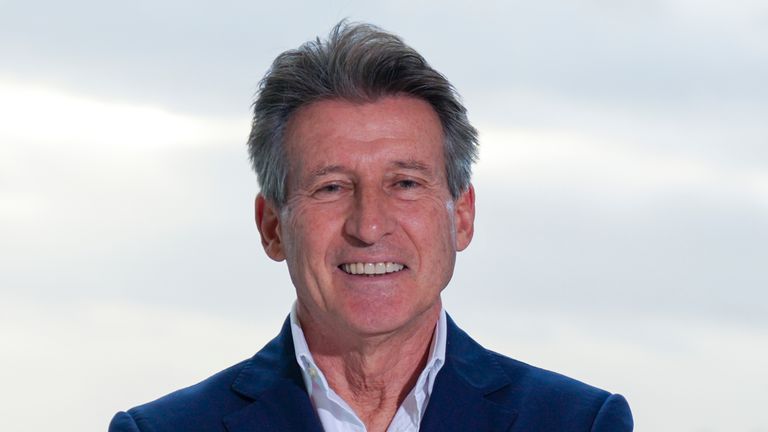 Lord Sebastian Coe během focení v The Turing Building v Londýně. Sebastian Coe slíbil, že otřese Mezinárodním olympijským výborem, pokud vyhraje závod o jeho nového prezidenta, a věří "příliš mnoho moci je v rukou příliš malého počtu lidí". Datum snímku: středa 18. prosince 2024.