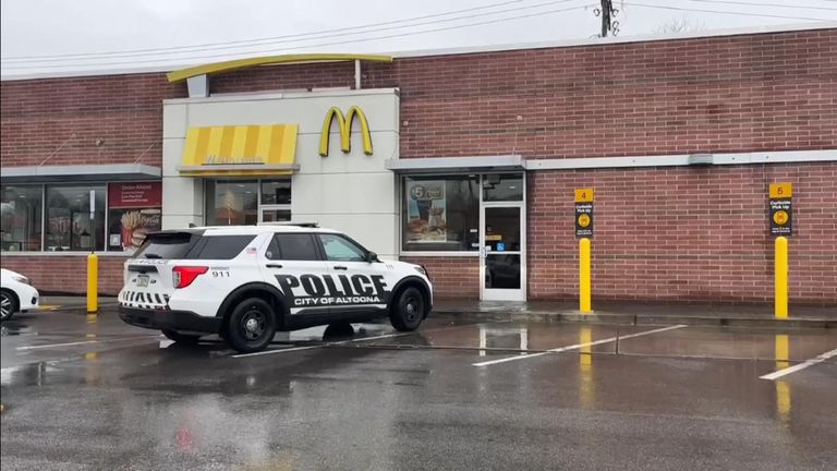 Luigi Mangione, 26, byl nalezen v McDonald's poté, co ho pracovník poznal a zavolal policii. 