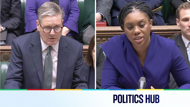 Kei Starmer a Kemi Badenoch během PMQ