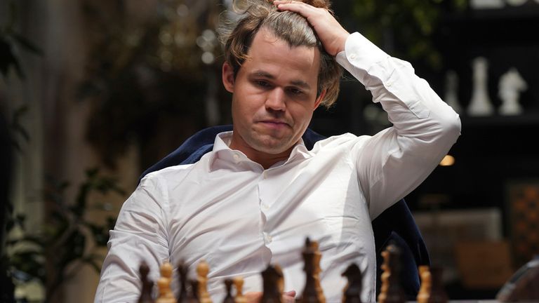 Magnus Carlsen, na obrázku zde v únoru, kvůli incidentu turnaj opustil. Obrázek: dpa/AP