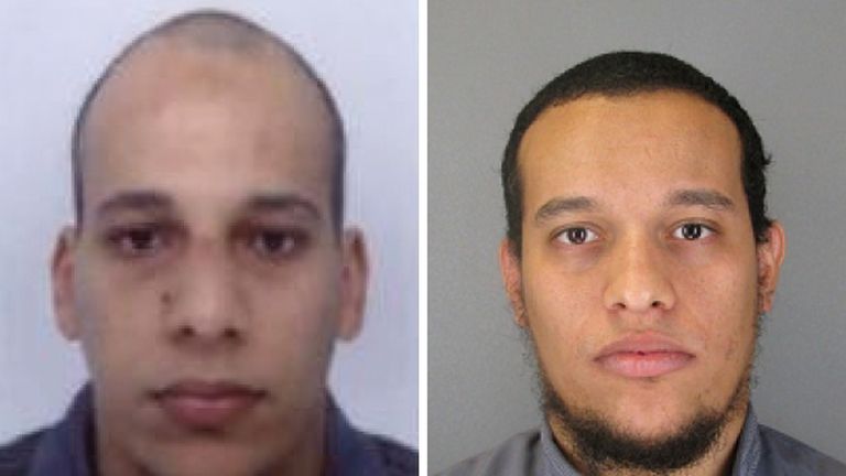 Cherif Kouachi (L), 32 let, a jeho bratr Said Kouachi (R), 34 let