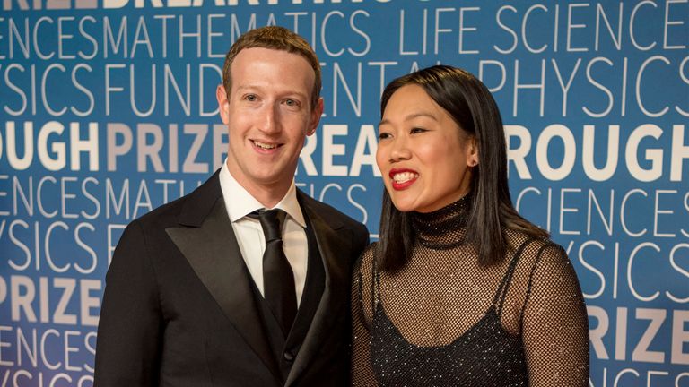 Mark Zuckerberg a Priscilla Chan. Obrázek souboru: AP