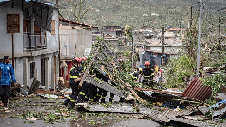 Obr: UIISC7/Securite Civile/Reuters