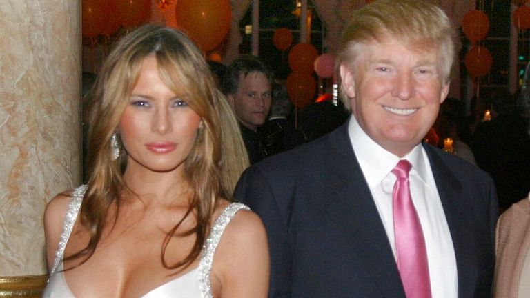 Donald a Melania Trumpovi v klubu Mar-a-Lago v roce 2005. Obr: JR Davis/ PHOTOlink/ MediaPunch/ AP                                                                   