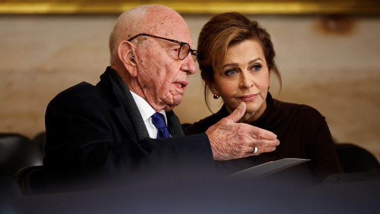 Inaugurace se účastní bývalý výkonný předseda Fox Corp Rupert Murdoch a Elena Zhukova.  Snímek: Reuters