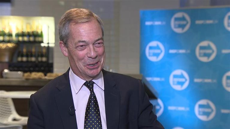 Reformní vůdce UK Nigel Farage říká, že je "nebojí se" Kritizovat Elona Muska, přidat, "Nemůžu být tlačen nebo nucen změnit nikoho". 