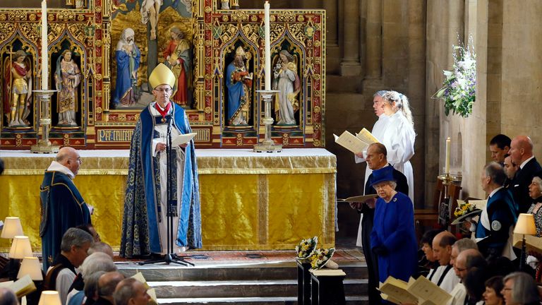 Zesnulý král a královna na I. stupni zapsali katedrálu Christ Church v Oxfordu v roce 2013. Soubor pic: Reuters