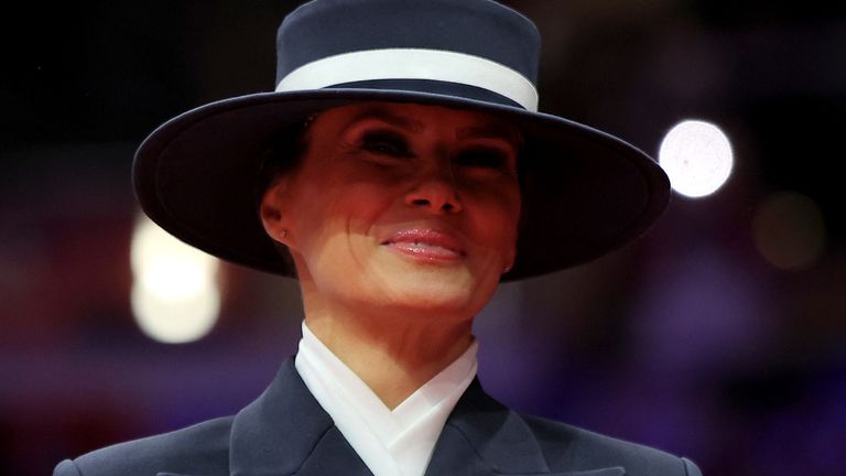 První dáma Melania Trump se účastní inauguračního průvodu uvnitř Capital One Arena.  Pic: Reuters