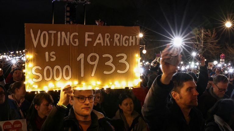 Protestující proti pravým proti far v Berlíně. Pic: Reuters