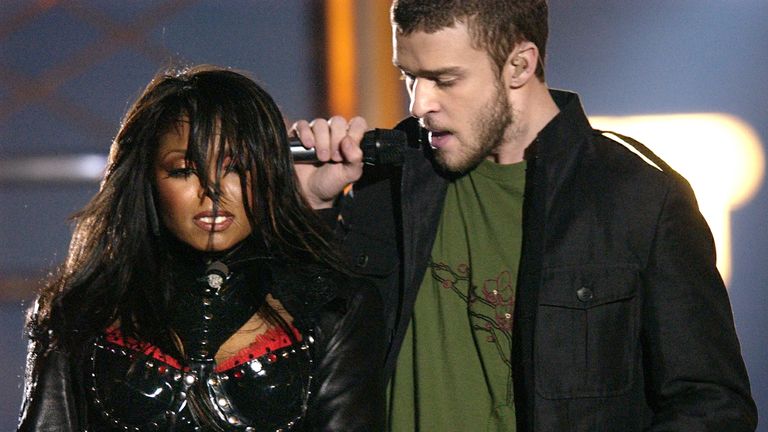 Janet Jackson (L), Justin Timberlake (R). Pic: Ap