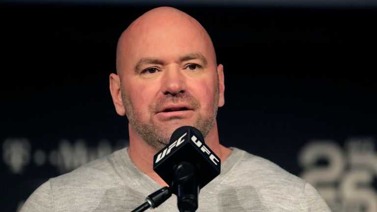 SOUBOR - V tomto 2. listopadu 2018 mluví na tiskové konferenci v New Yorku, prezidentka UFC Dana White. (AP Photo/Julio Cortez, soubor)