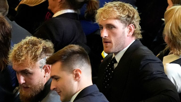 Boxer Jake Paul a zápasník Logan Paul