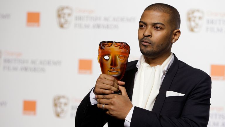 Britský herec a režisér Noel Clarke vyhraje cenu BAFTA Rising Star Award v roce 2009. Obrázek: AP