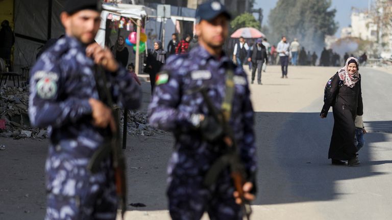 Policisté Hamas Policisté nasazovali v Gaza City po příměří. Reuters/Dawoud Abu Alkas