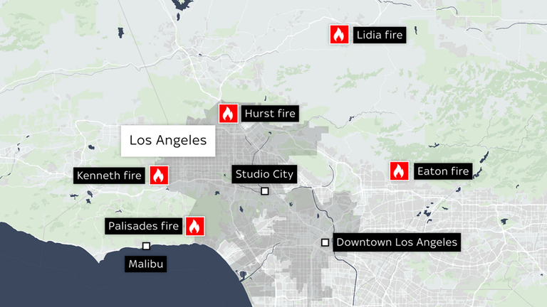 Mapa zobrazující požáry v Los Angeles.