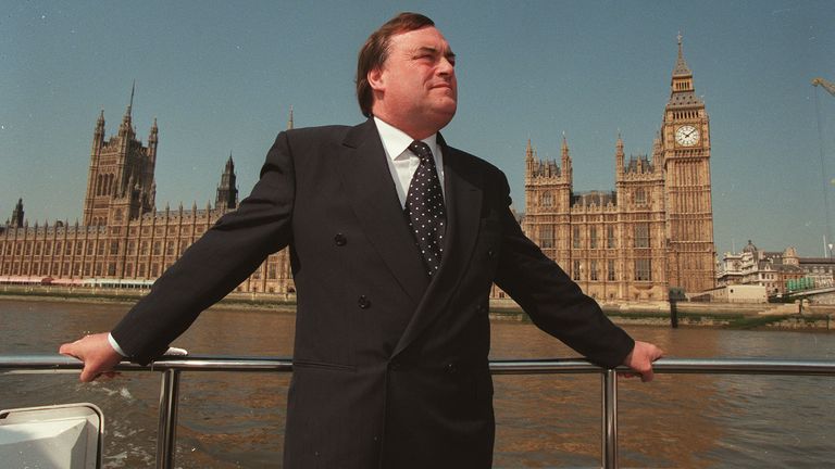 Lord Prescott je nejdéle sloužícího místopředsedy vlády ve Velké Británii 