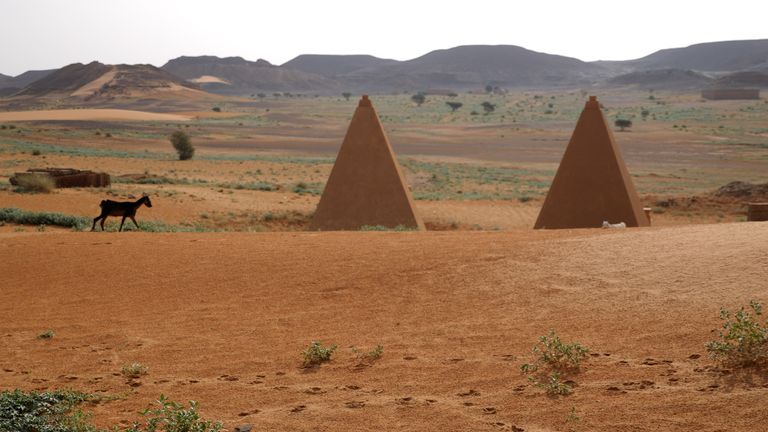 Súdán rekonstruoval pyramidy