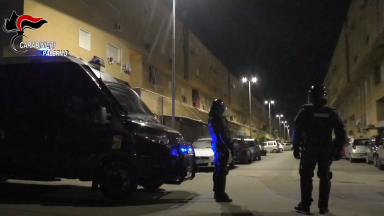 Mezi těmi, kteří byli zatčeni, bylo několik šéfů mafie, uvedli úředníci.  Pic: Carabinieri Palermo